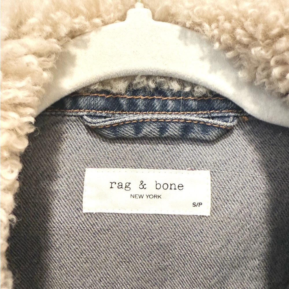 Rag & Bone Sherpa Collar Denim Trucker Jacket Medium Wash Size S NWOT - Picture 2 of 7